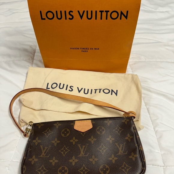 Louis Vuitton Pochette Accessories- Large Size - Picture 2 of 6